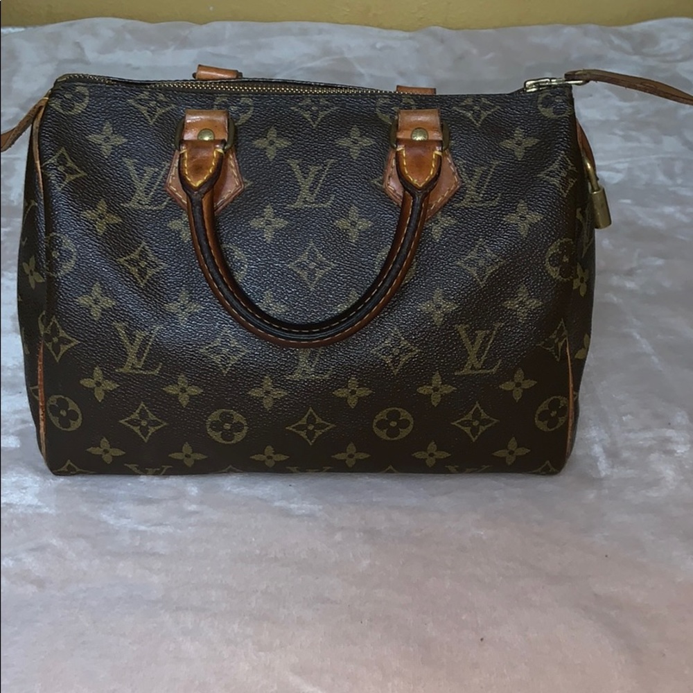 Authentic Louis Vuitton Speedy 25